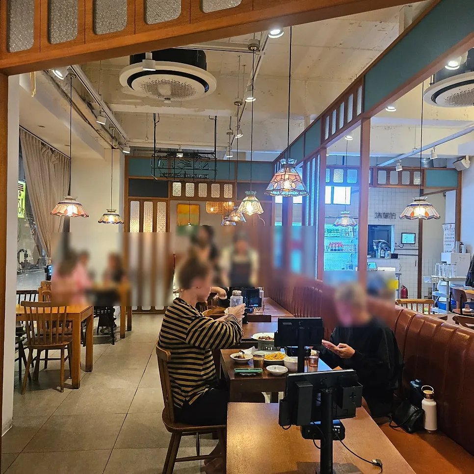Spacious, clean interior of Cheonghwaweon