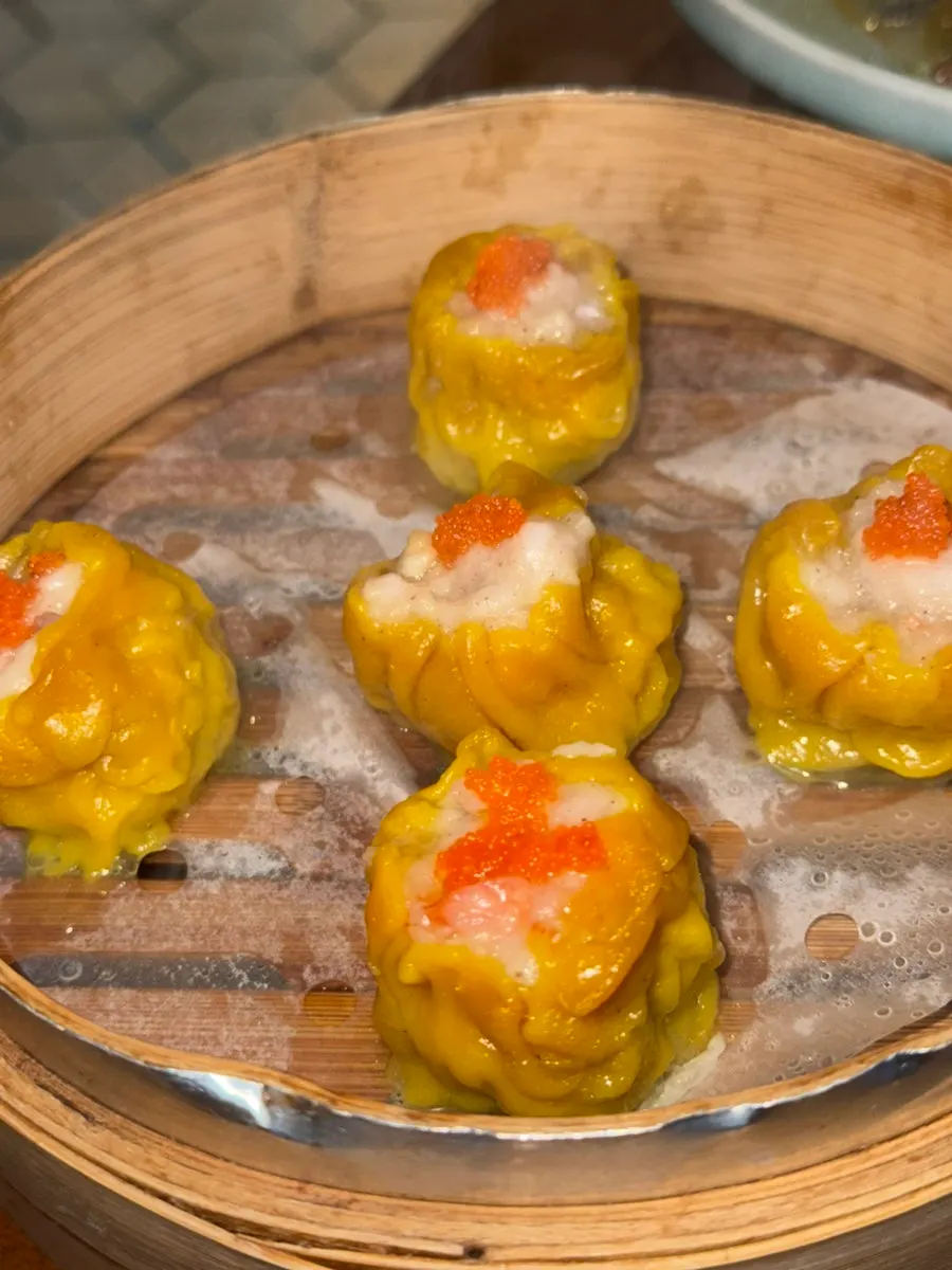 날치알 올라간 쇼마이 클로즈업