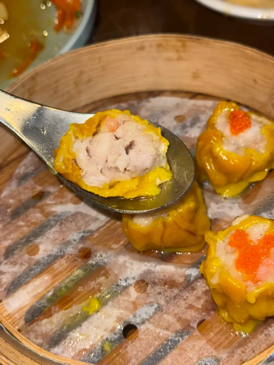 따끈한 쇼마이 젓가락 컷