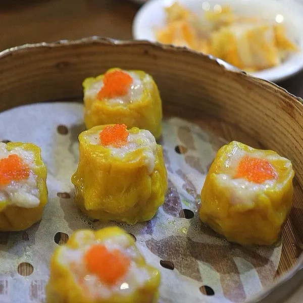 A plate of Chinese food at Cheonghwaweon