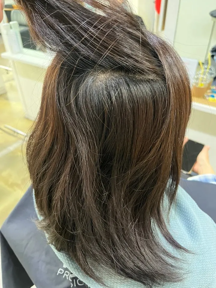 Consultation about the desired ash brown tone