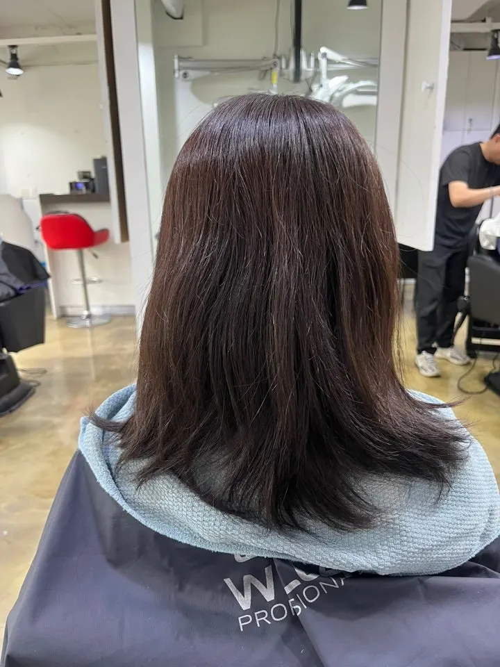 The finished ash brown dye color