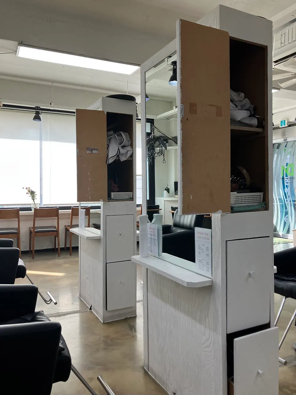 Atmosphere inside Demon Hair Sinchon Branch