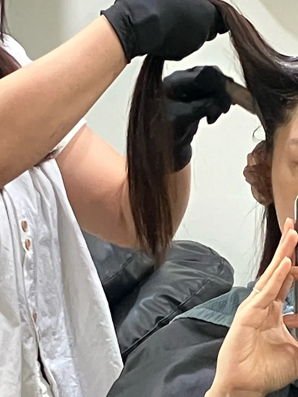Patchy hair with uneven color at the top and bottom