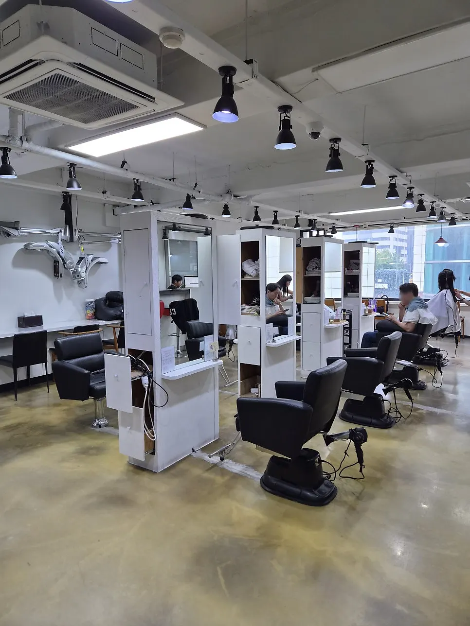 View of the neatly arranged treatment area