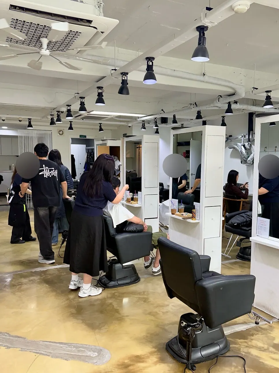 Interior of Demon Hair Sinchon Branch with seating
