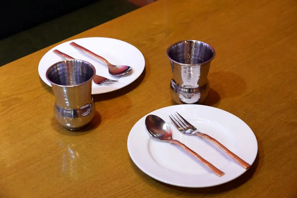 Interior of Meno Kamena Sinchon Branch with an authentic Indian feel