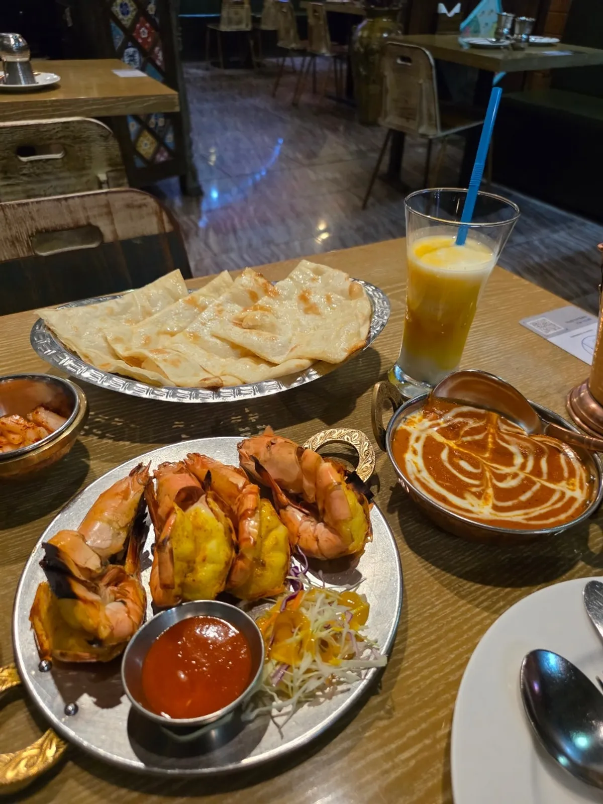 머노까머나 신촌점 인도 요리 상차림