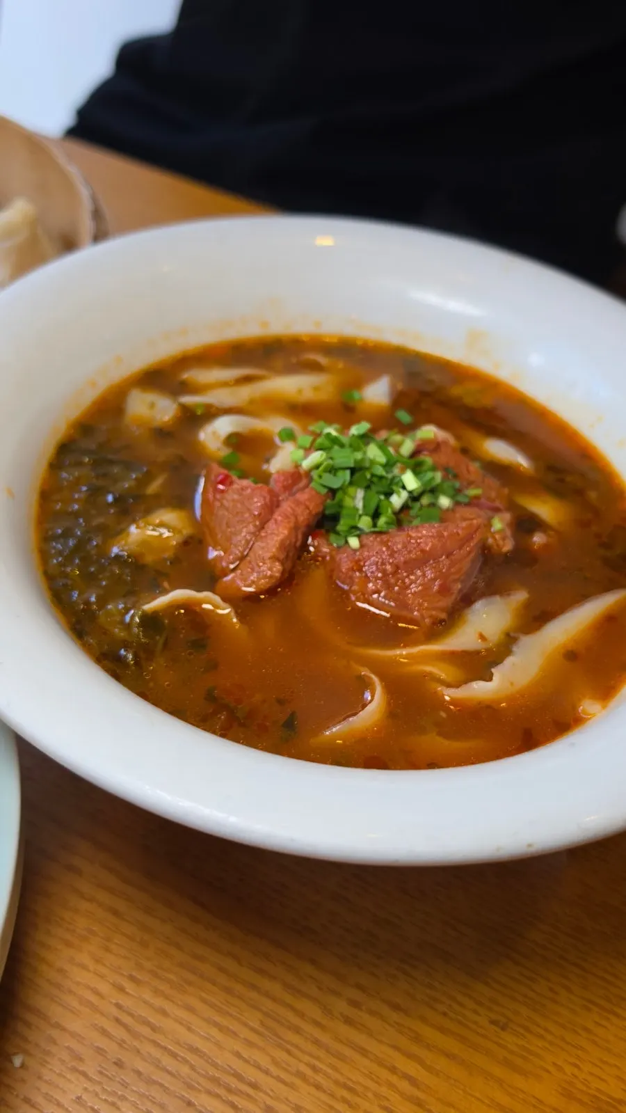 Cheonghwaweon beef knife-cut noodles