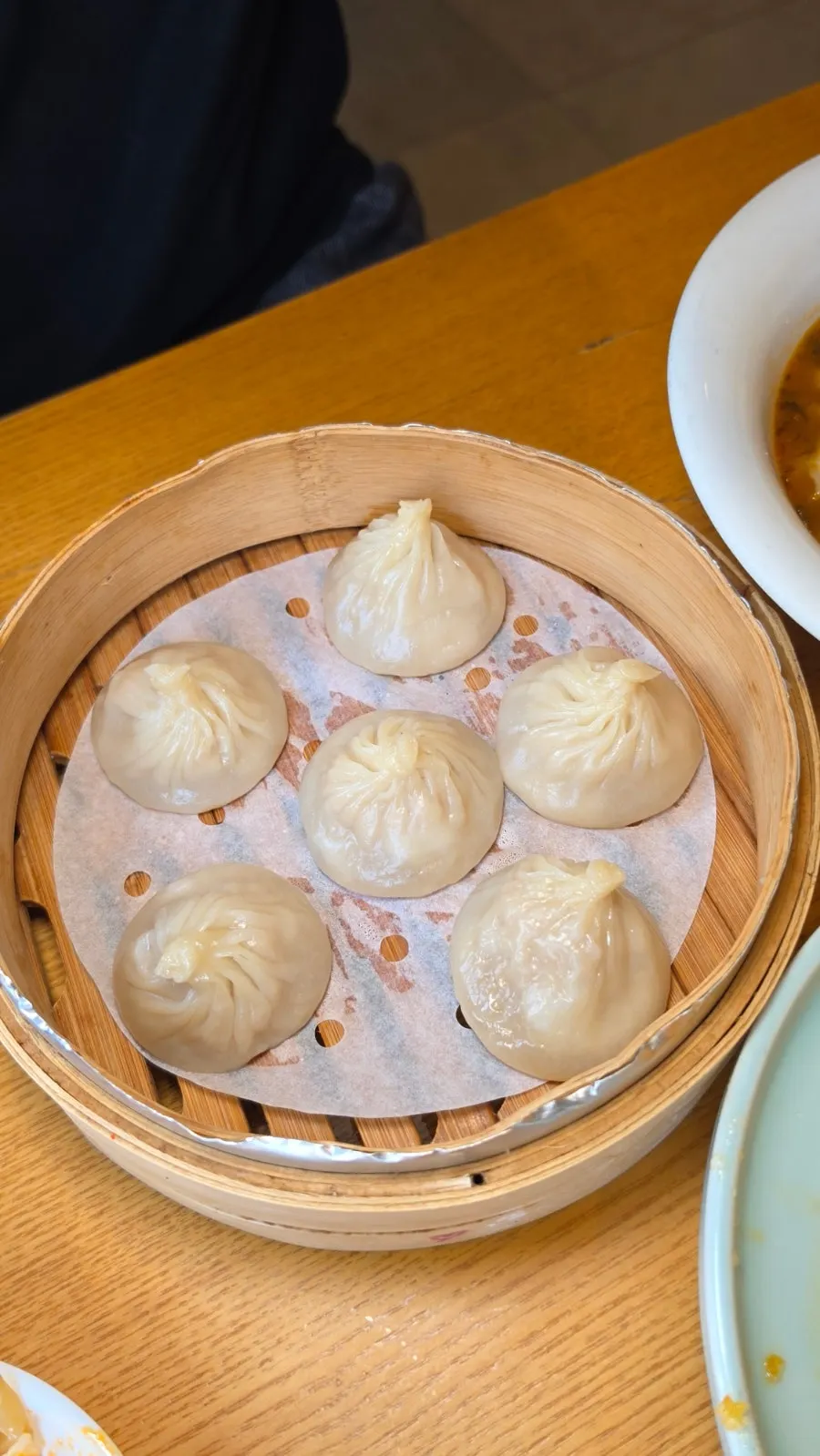 Handmade xiaolongbao at Cheonghwaweon