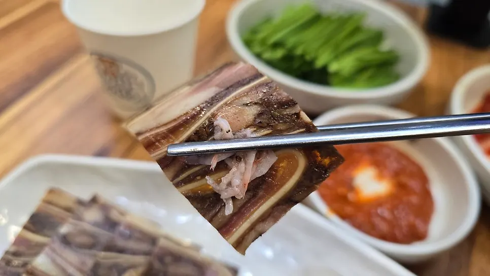 족발맛이 느껴지던 편육 한 점