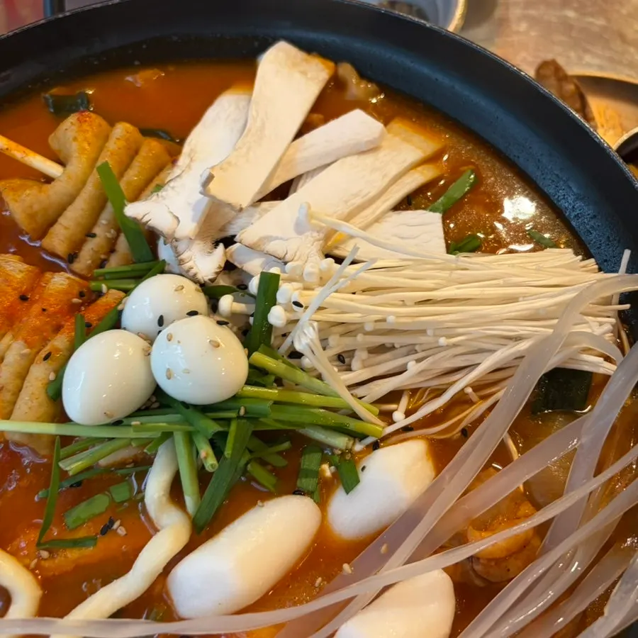 Boneless chicken stew with glass noodles and rice cakes