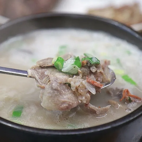 Sundae-guk with ground perilla seeds and dadaegi added