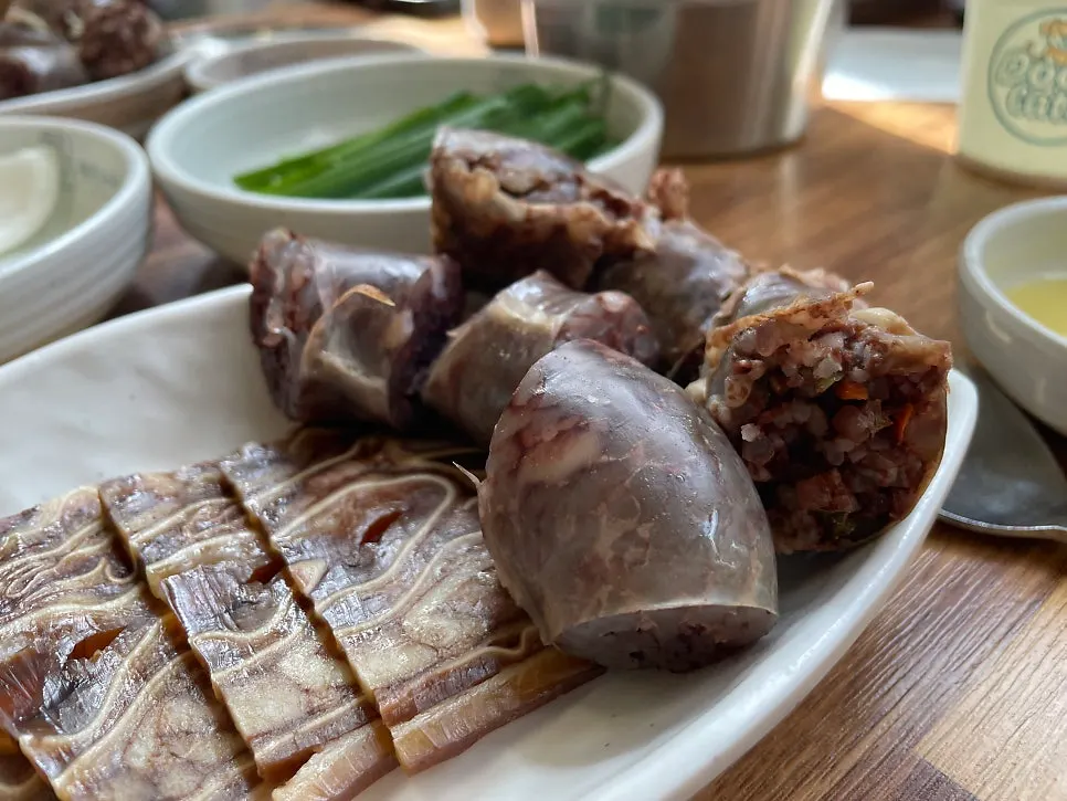 정식 구성 편육과 찹쌀순대