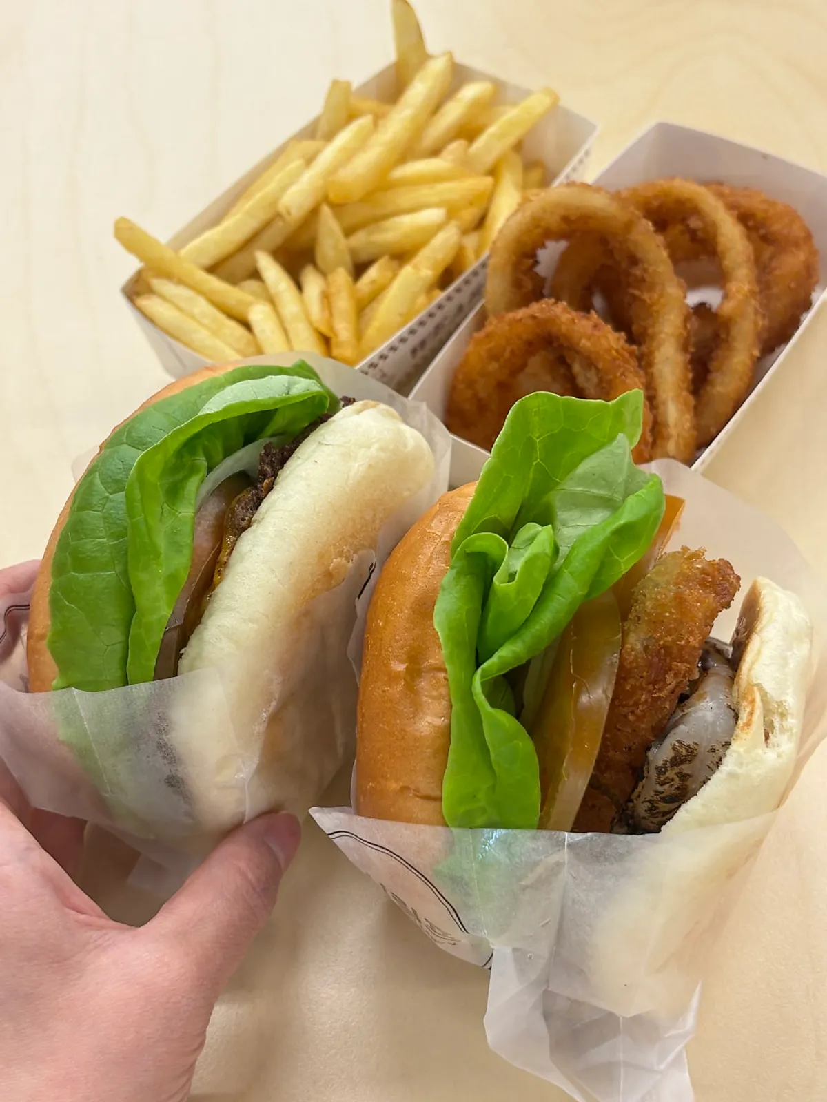 The prepared Bas Burger set with side menu items