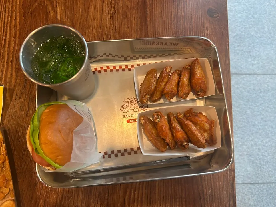 Meal at Bas Burger Yonsei Cancer Hospital Branch