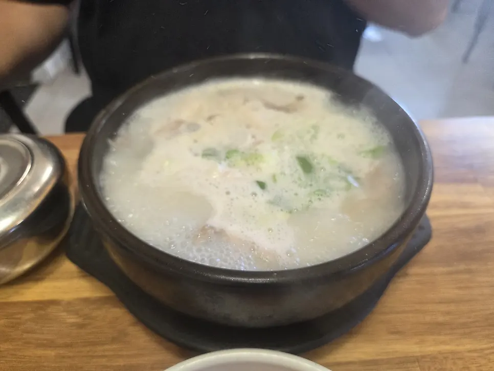 머릿고기가 푸짐한 순대국 특