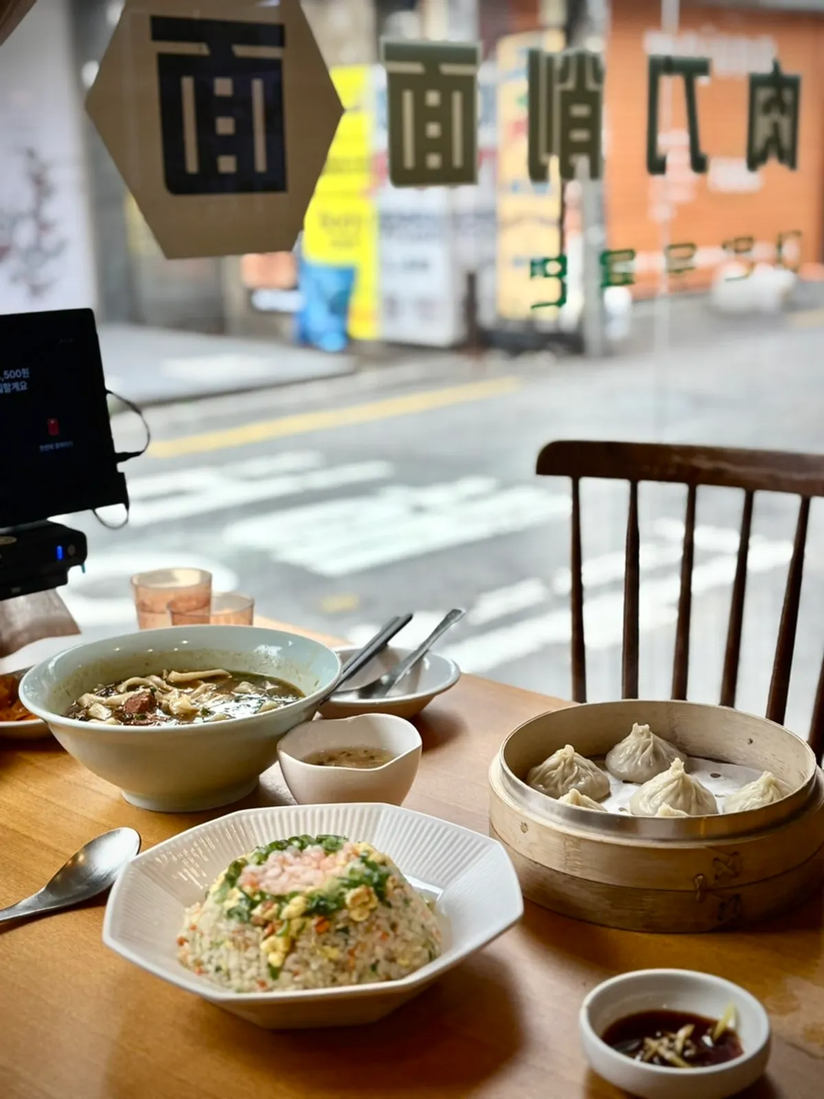 Exterior of Cheonghwaweon, a Taiwanese restaurant in Sinchon