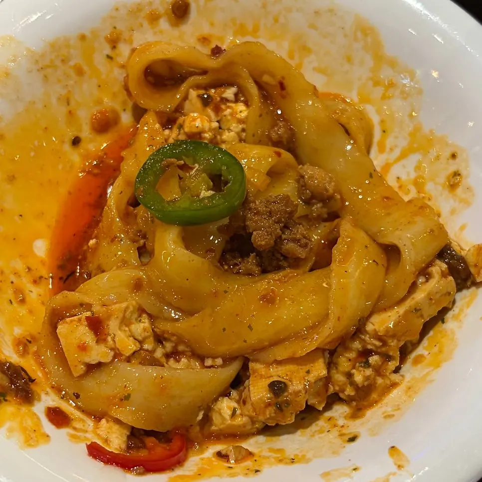 마파두부 양념에 비빈 도삭면