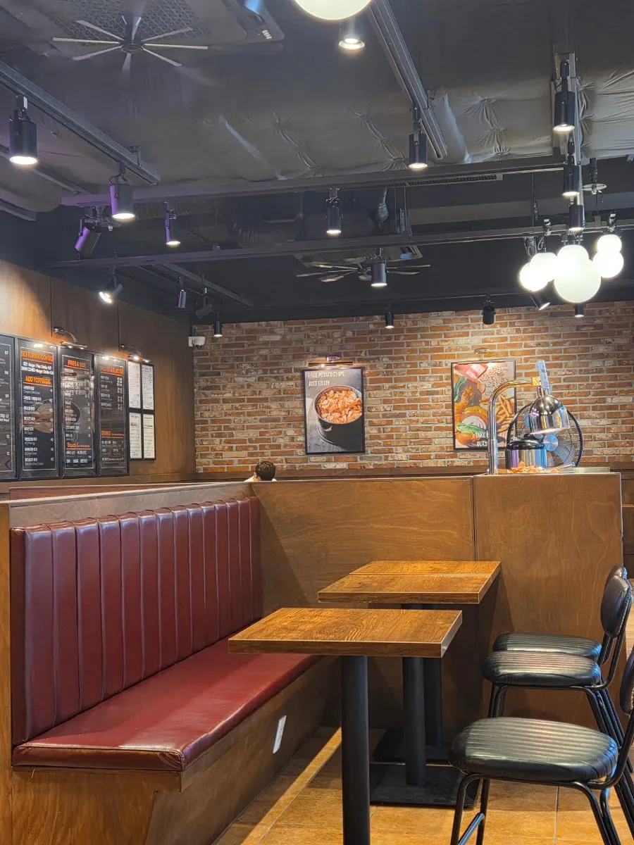 Bright, tidy seating at Bas Burger