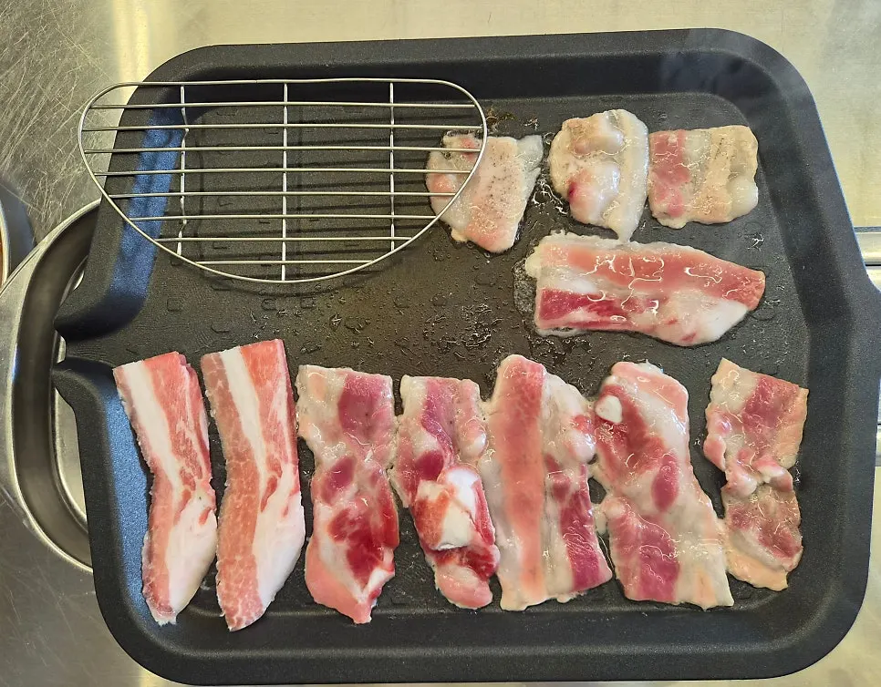 A single serving of Beefjeong's quick-frozen pork belly
