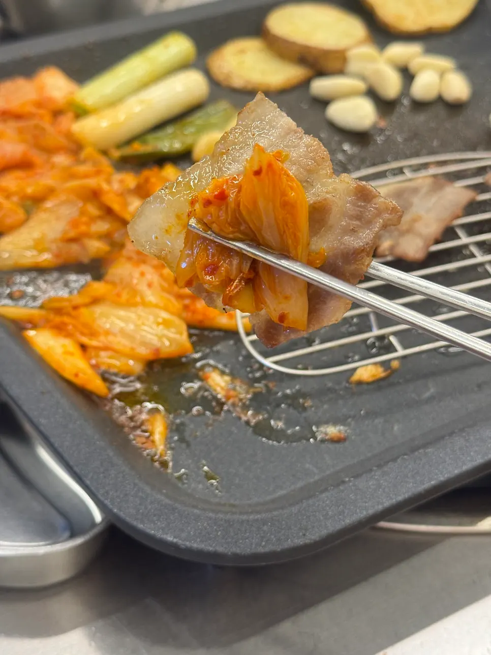 냉삼과 함께 구운 김치 조합