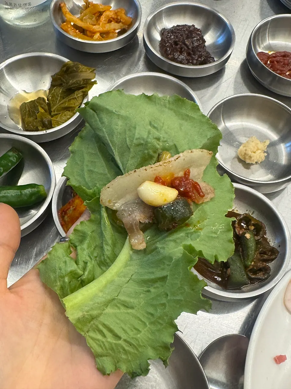 냉삼과 어울리는 정갈한 밑반찬