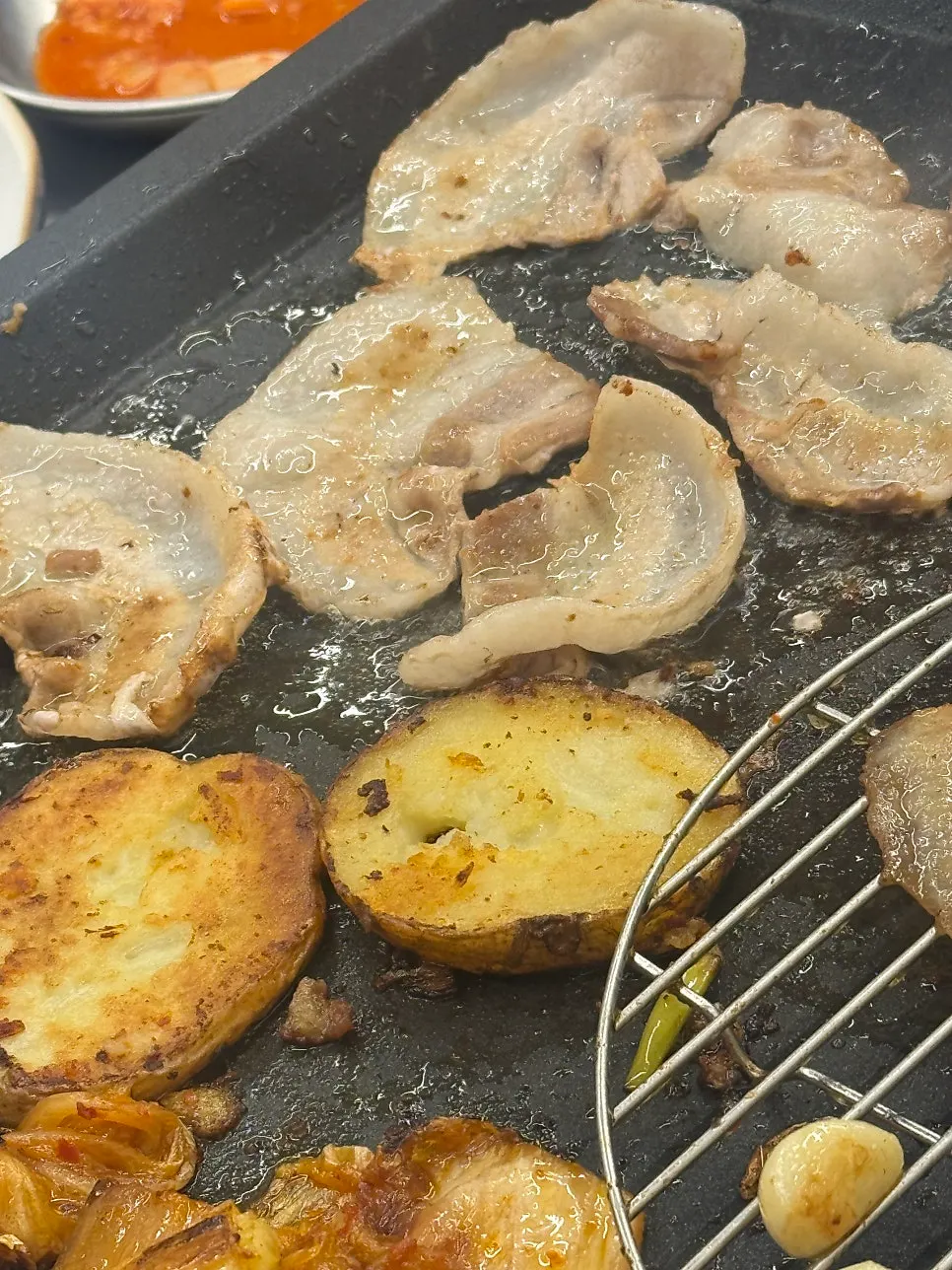 친구들과 즐기기 좋은 비프정 고기 한 상