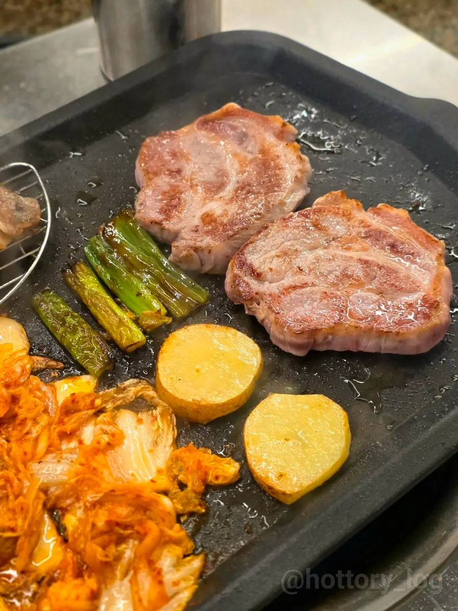 Thick cut of Korean native pork neck at Beefjeong