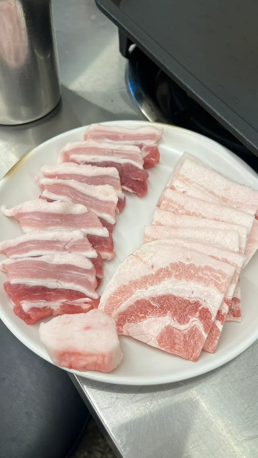냉동삼겹살과 삼겹살 주문 메뉴