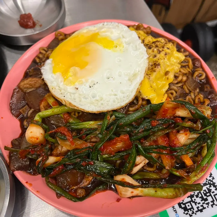 기름 소리 나는 삼겹살 불판