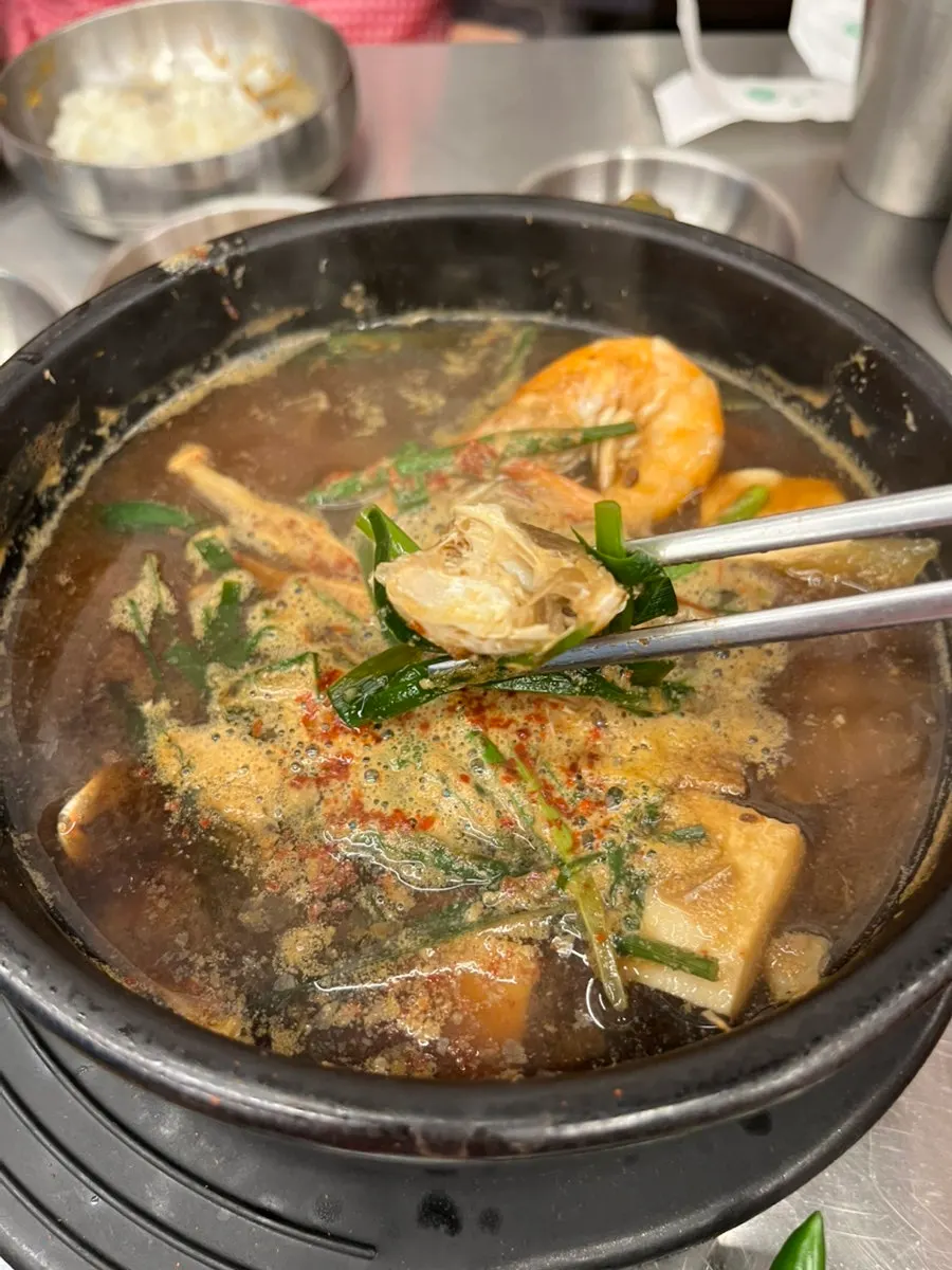 푸짐한 외할머니 해물된장찌개