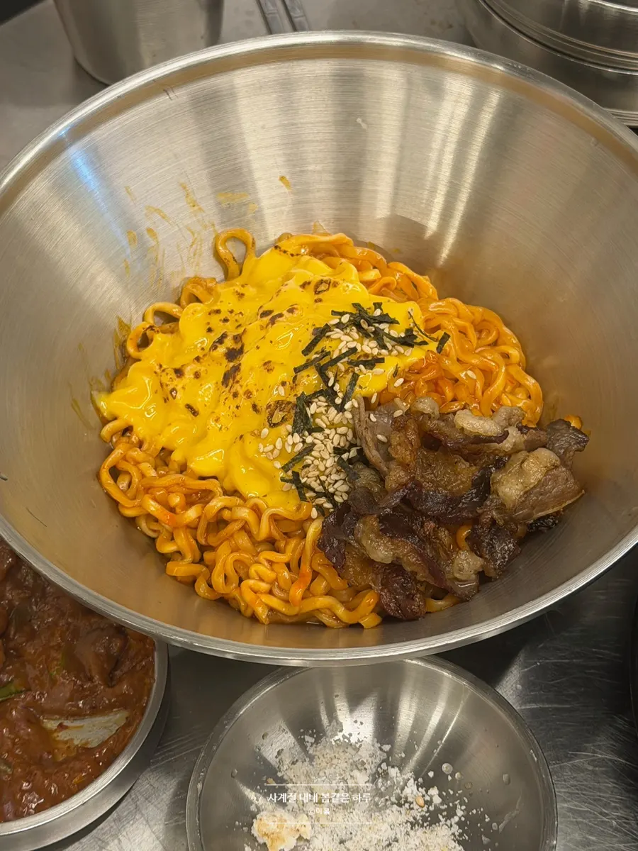 한우 차돌 불닭볶음면