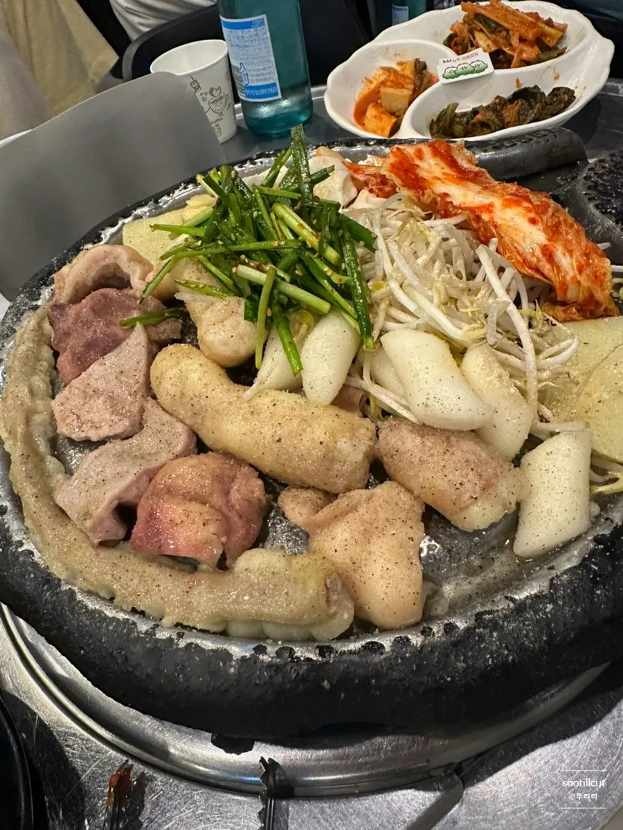 One grill pan of thick Hanwoo gopchang