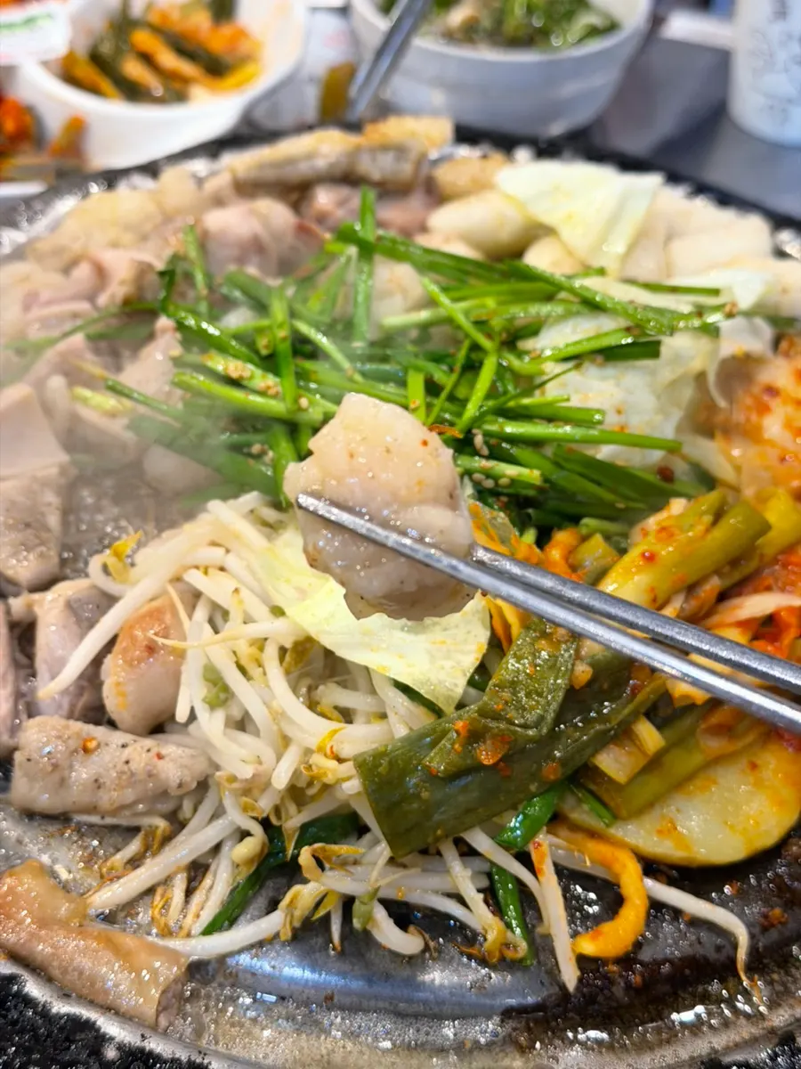미나리 마늘소스와 한우곱창