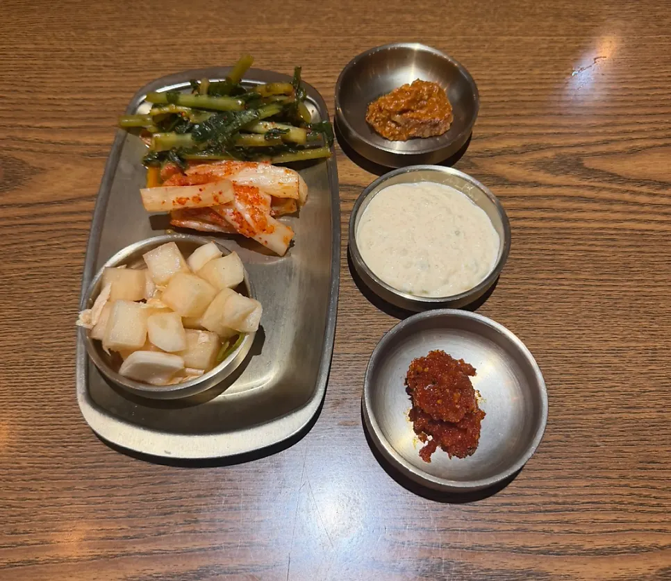 Table setting with dishes ordered at Gyeryugwan