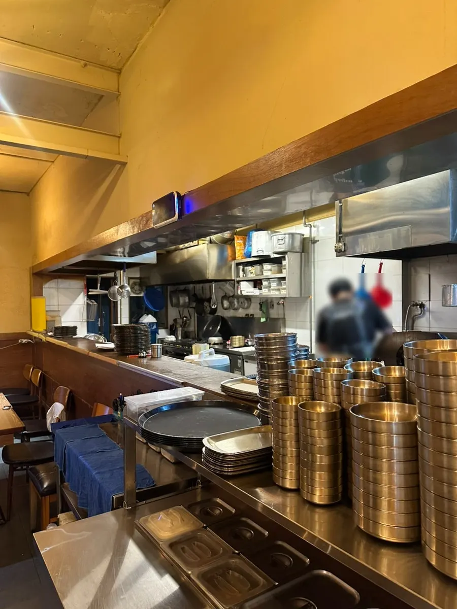 Gyeryugwan's wide open-style kitchen