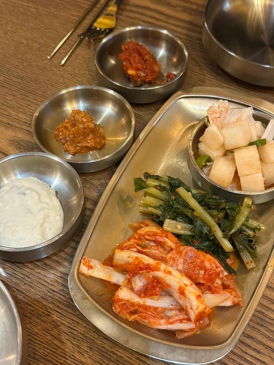 Basic side dishes served with the oak-fired chicken