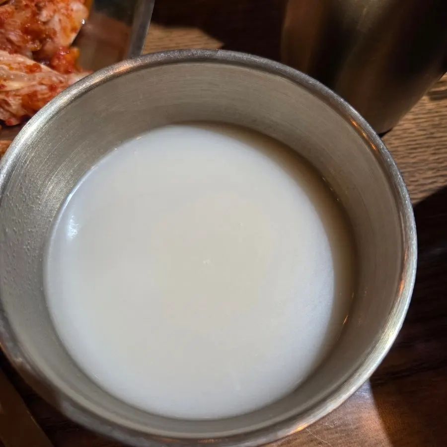 Ingredient label on the Dadaepo 9 Gold makgeolli bottle
