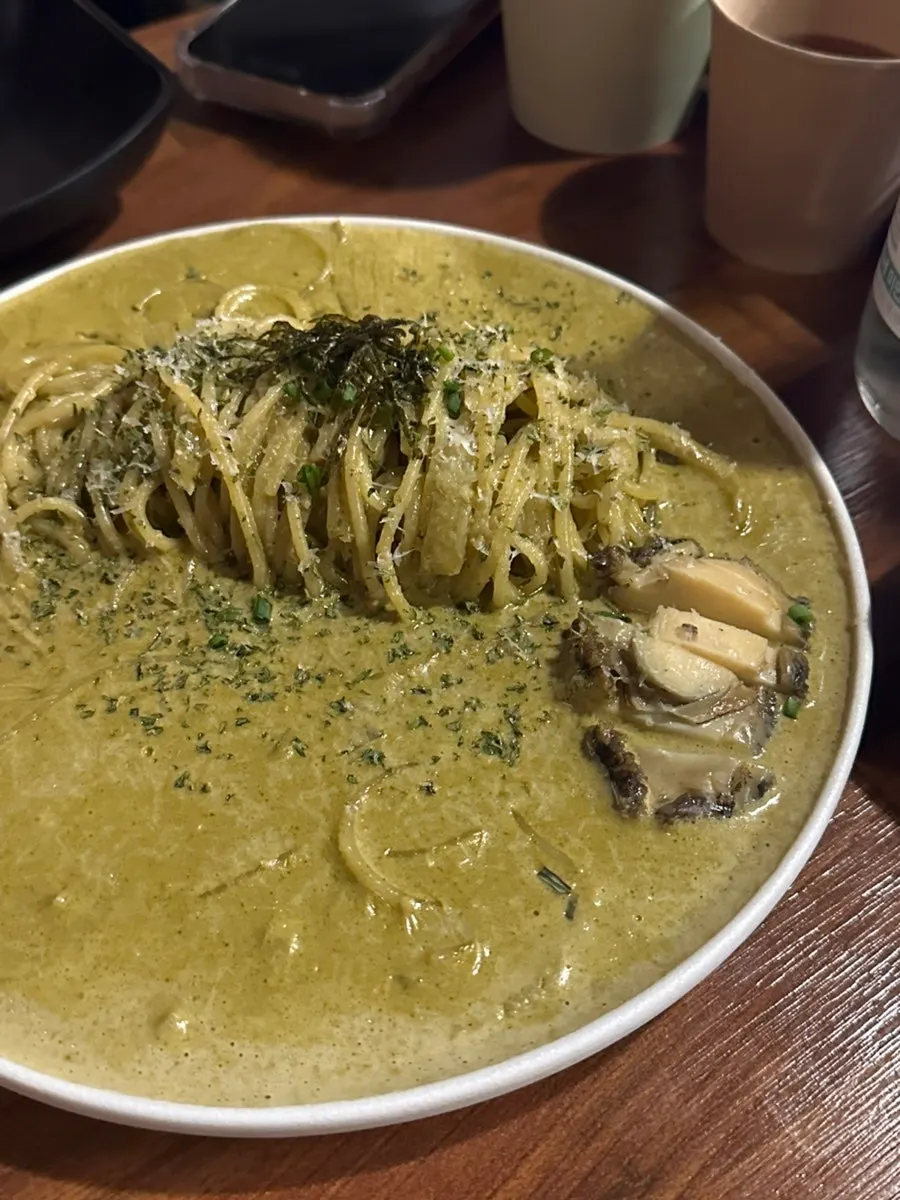 Seaweed, chojang, and soy sauce served with the sashimi