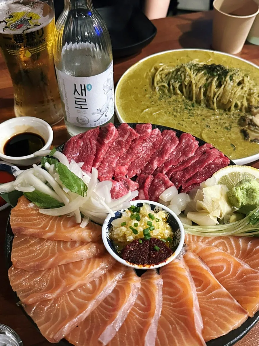 Nuridam's beef tartare and salmon platter