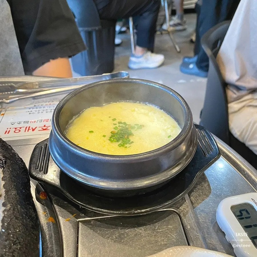 Mi-jeol-ma sauce with Cheongyang chili peppers and garlic