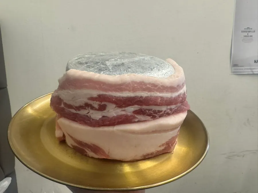 Support inside the meat cake