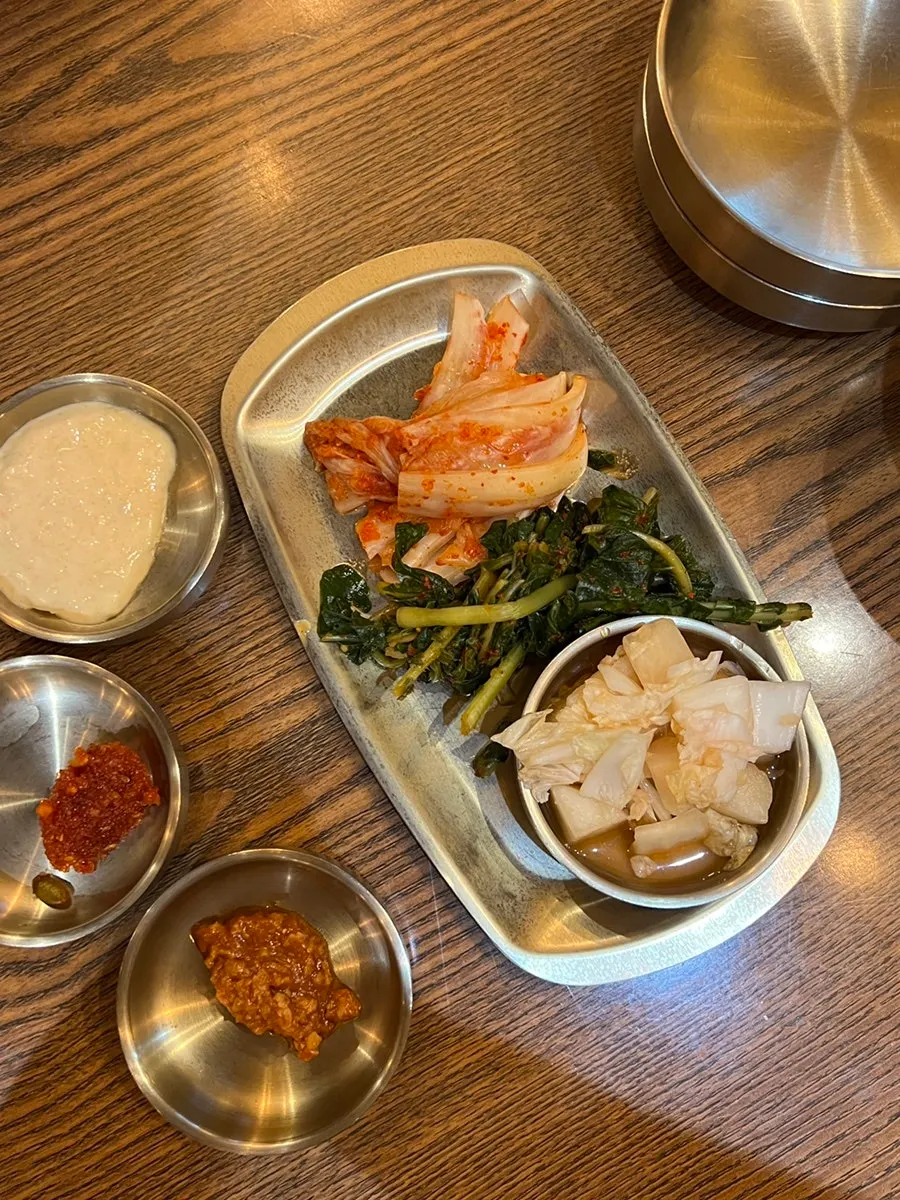마요소스와 씨앗젓갈, 닭고기 쌈장 곁들임