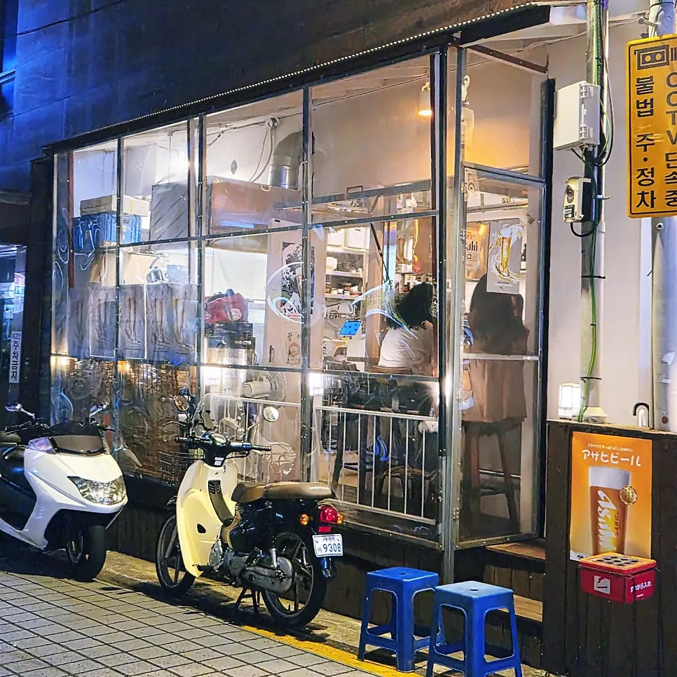 View of the oden bar where indoor and outdoor spaces connect