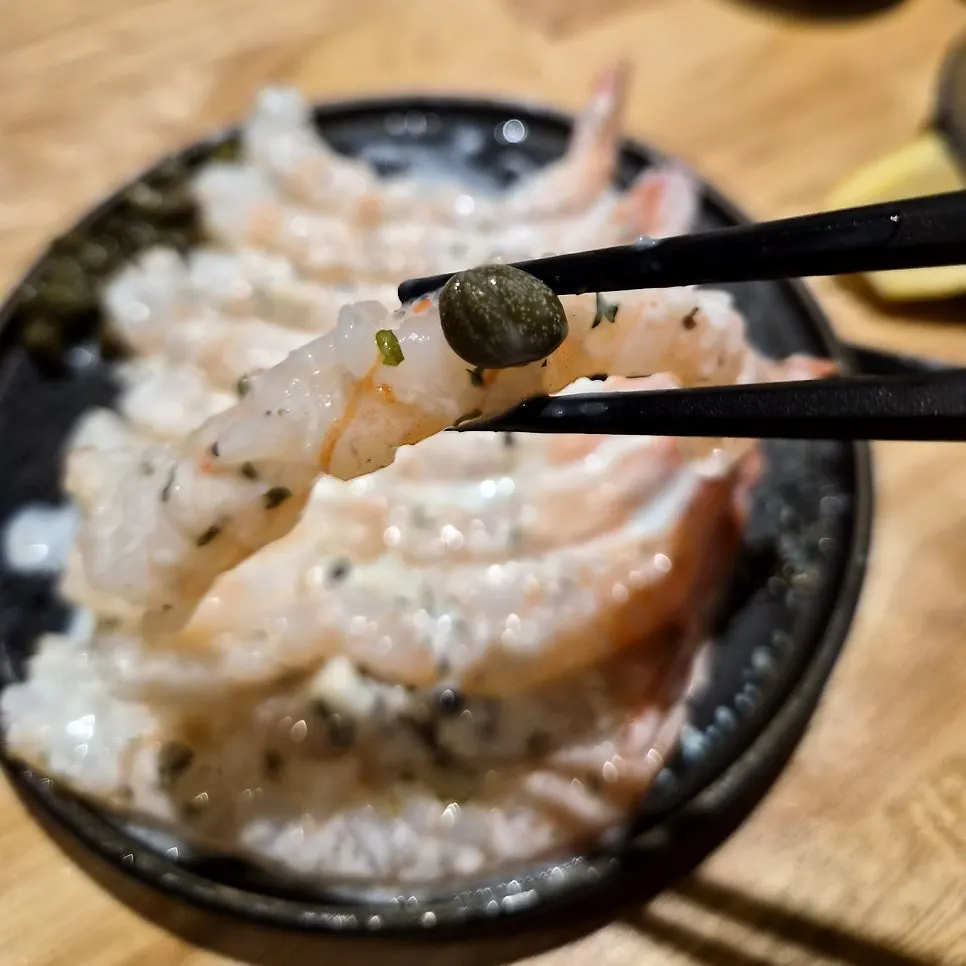 Yogurt lemon shrimp topped with yogurt sauce