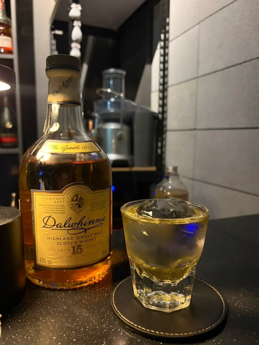 Dalwhinnie 15-year whisky served with ice