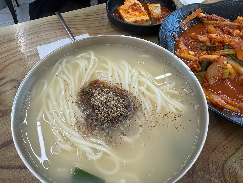 Yeolmu kimchi and danmuji side dishes