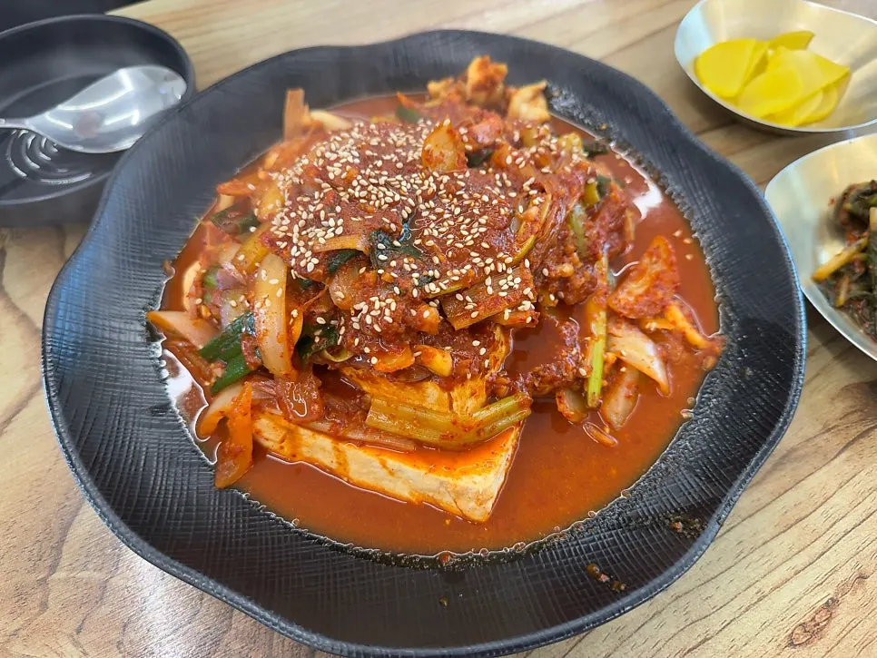 Chewy kalguksu noodles