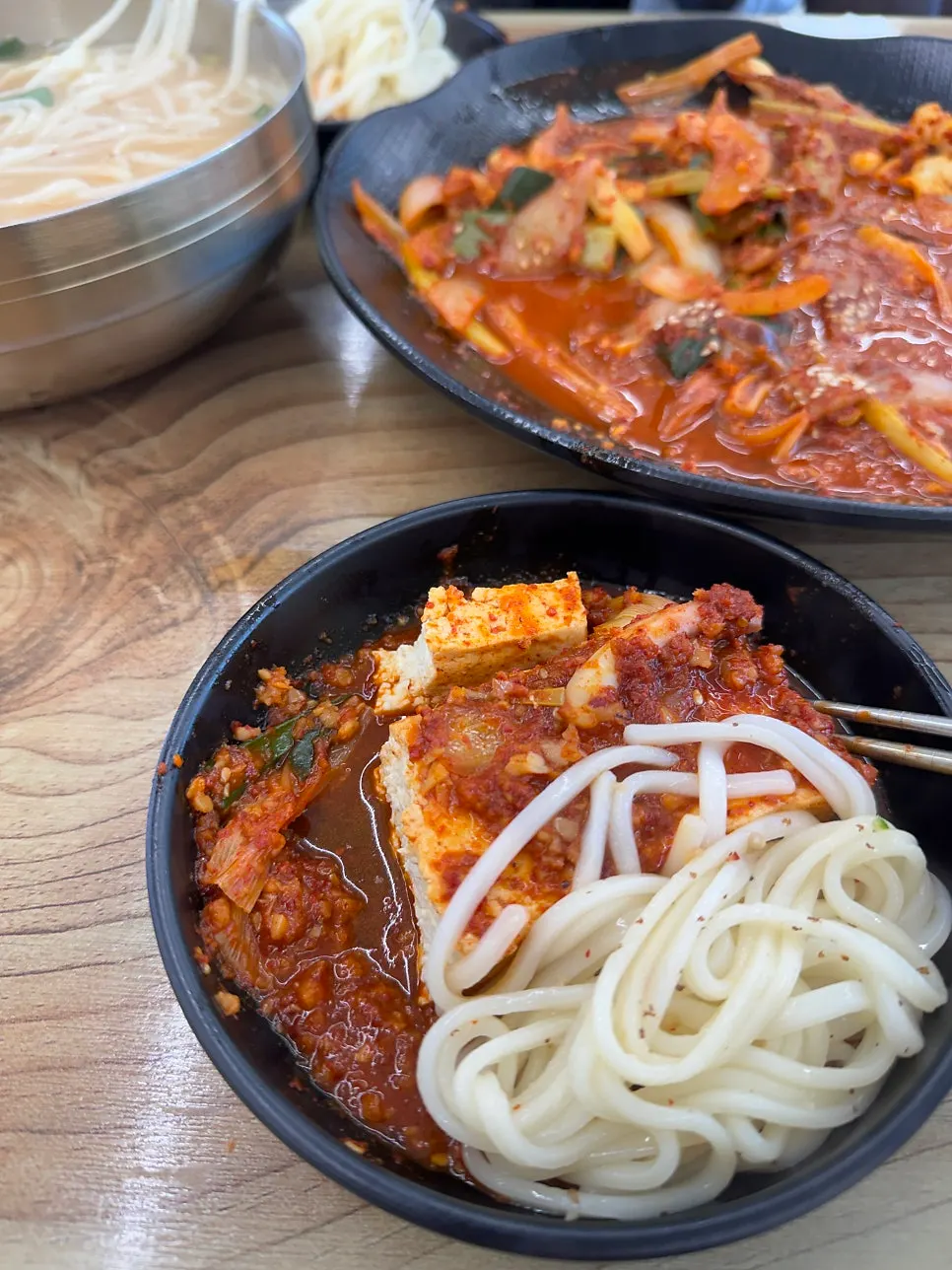 Tofu duruchigi with bright red sauce
